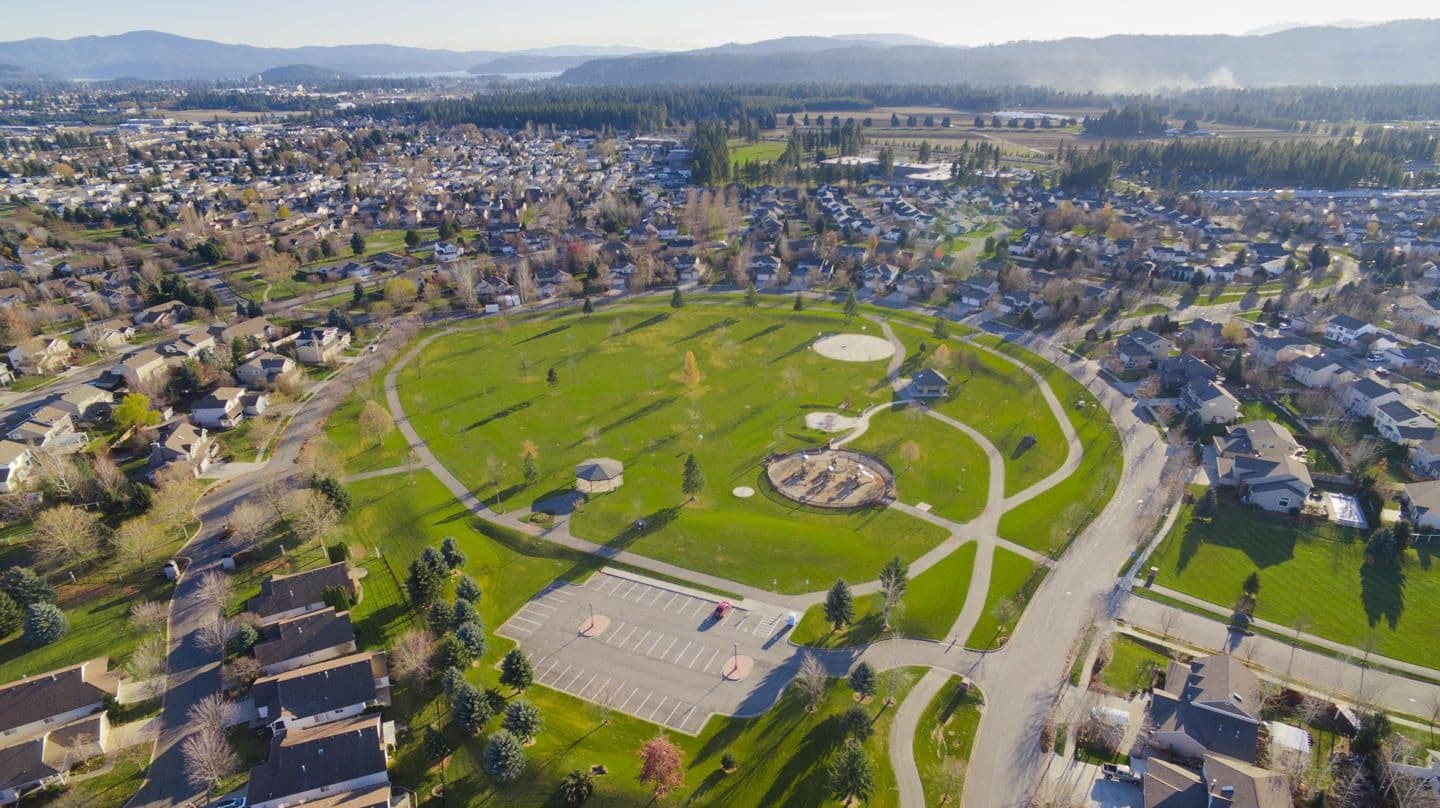 Aerial view of Blue Grass Park and the Coeur d'Alene Place neighborhood near StayInCDA